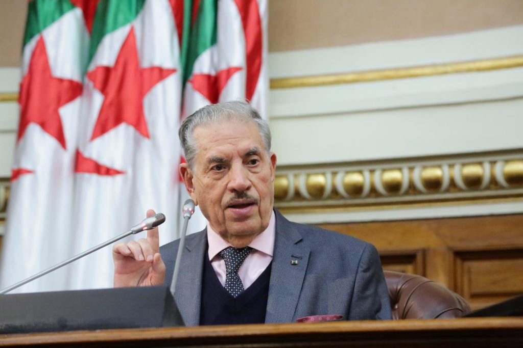بيـان صحفـي صادر عن مكتب مجلس الأمة للتنديد بتصريحات الرئيس الفرنسي