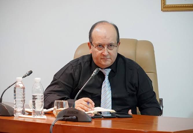 سيفي غريب وزيرًا أول بالنيابة خلفًا لنذير العرباوي