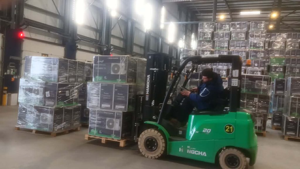 برج بوعريريج… والي الولاية كمال نويصر يشرف على انطلاق تصدير 68 حاوية من التجهيزات الإلكترومنزلية نحو دول إفريقية