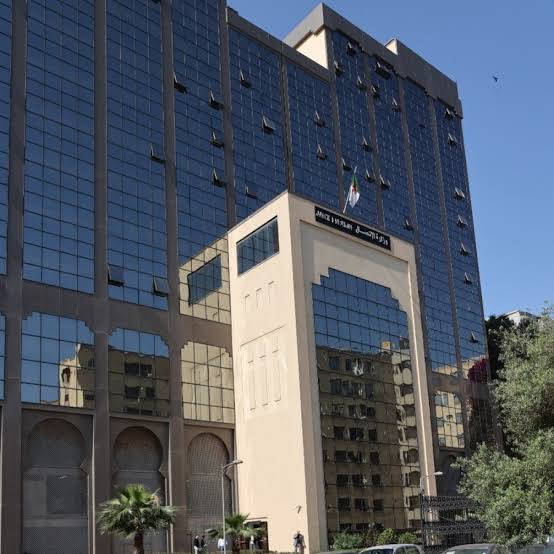 وزارة الاتصال تدعو وسائل الإعلام إلى الالتزام بأخلاقيات المهنة في تغطية فاجعة بومرداس
